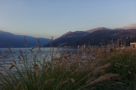 Passeggiata lungolago a Luino Passeggiata lungolago a Luino